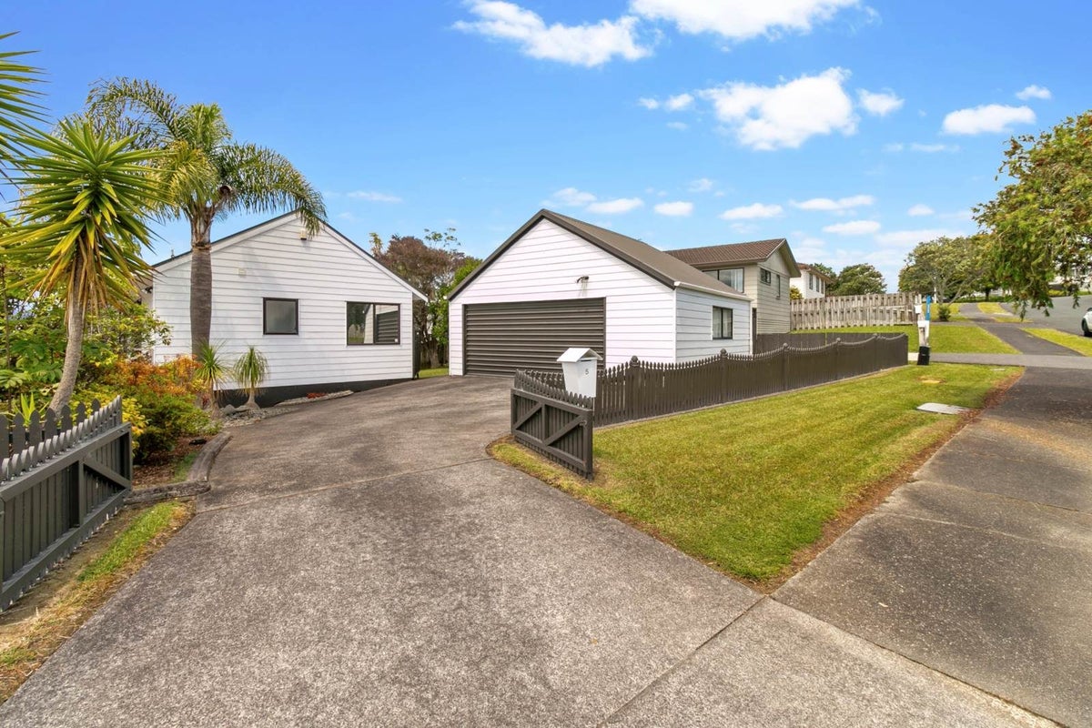 5 Ebony Place, Massey, Auckland - Carousel 1