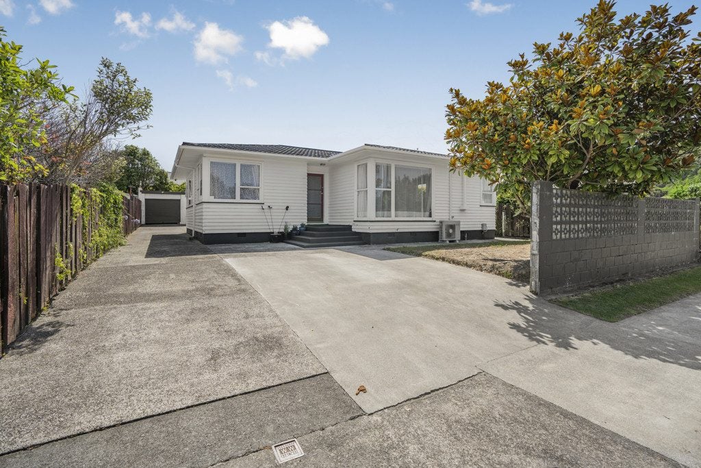 6 Manutuke Street, Wainuiomata, Lower Hutt - Carousel 1