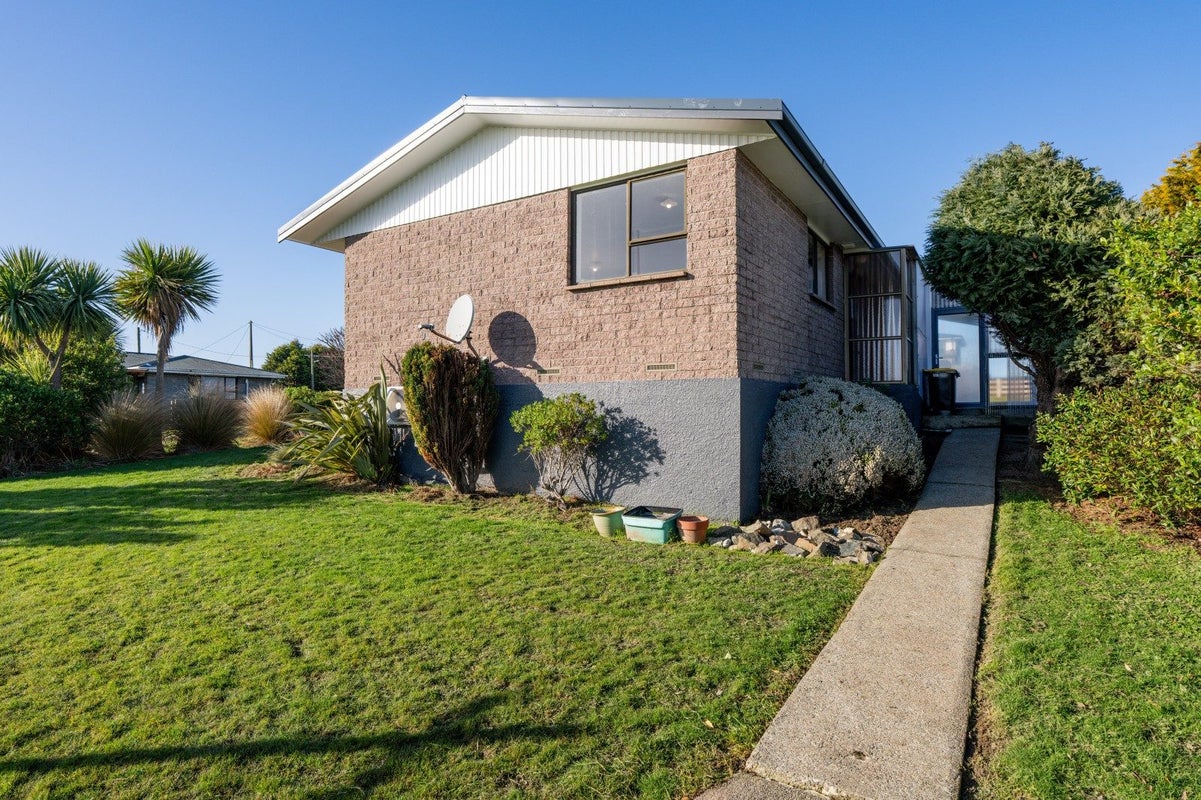 32 Enniskillen Street, Clifton, Invercargill - Carousel 28