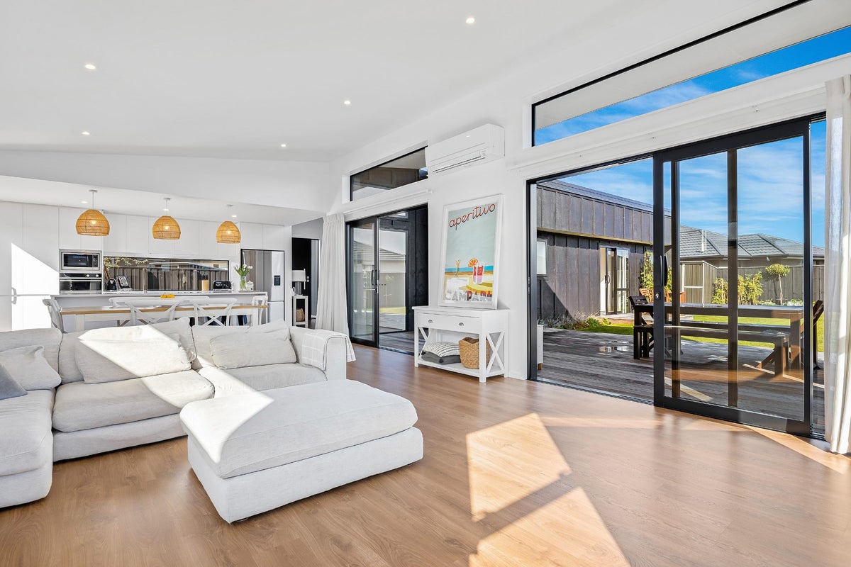 29 Helicon Street, Pegasus, Pegasus - Carousel 1