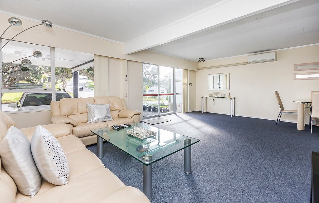 48 Akaroa Drive, Maupuia, Wellington - Carousel 2