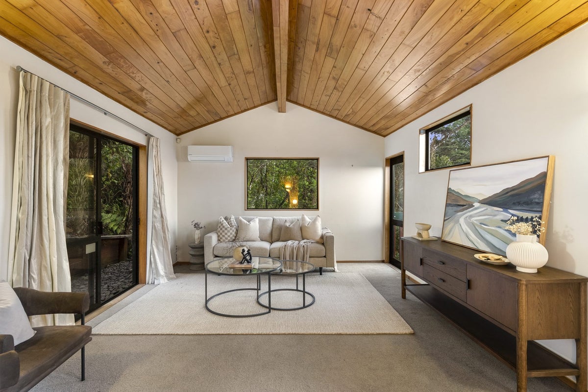 2/8 Dee Place, Torbay, Auckland - Carousel 2