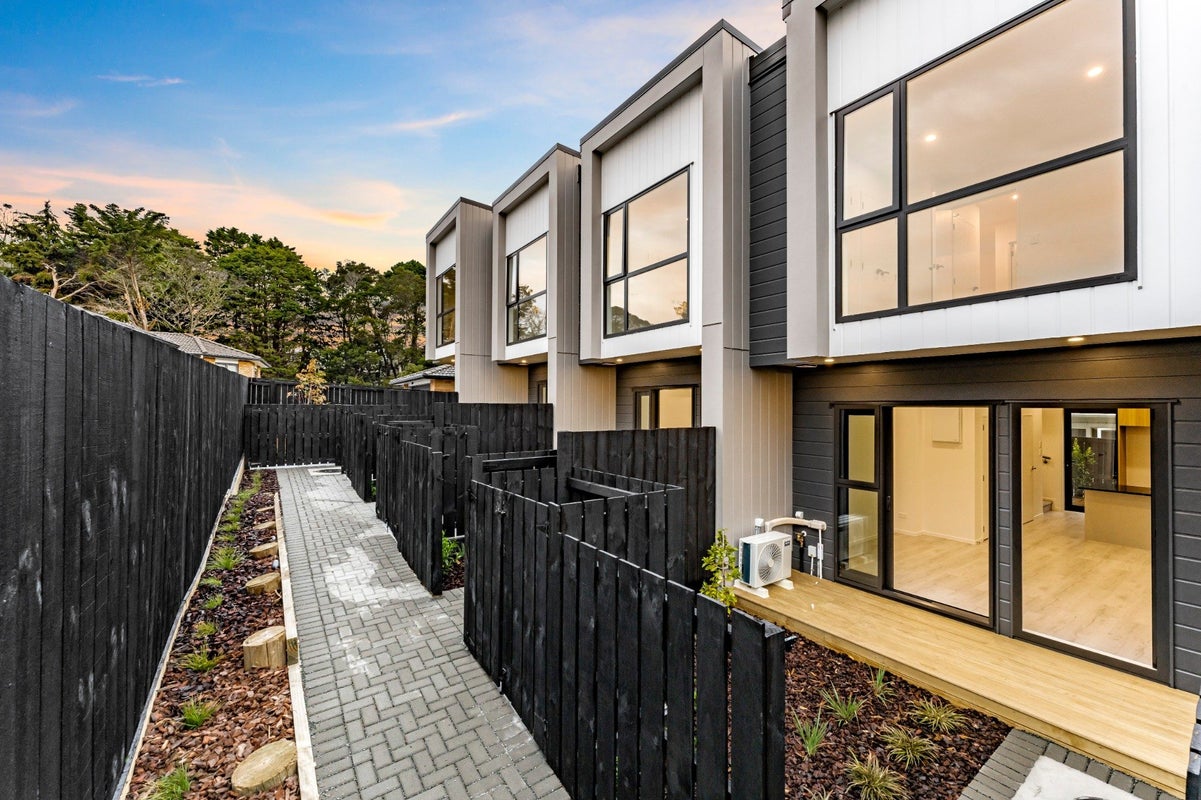 4/39 Brandon Road, Glen Eden, Auckland - Carousel 1