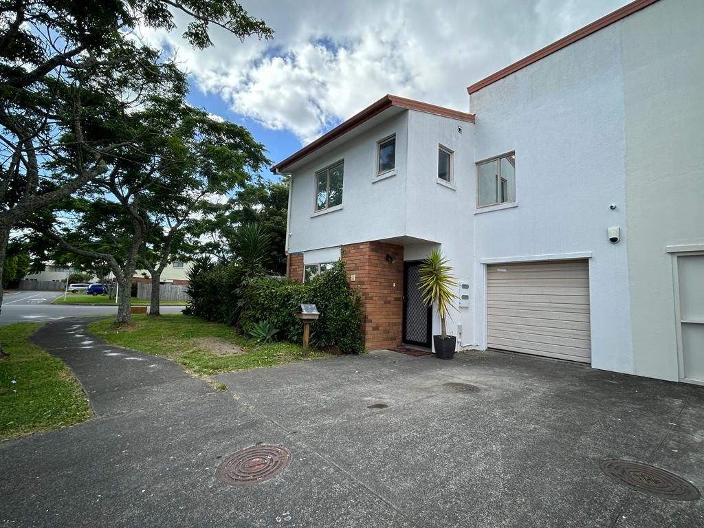 17 Kora Avenue, Ranui, Auckland - Carousel 1