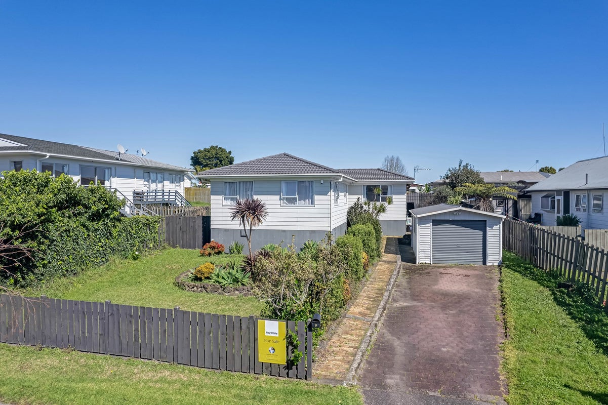 9 Frobisher Way, Clendon Park, Auckland - Carousel 2