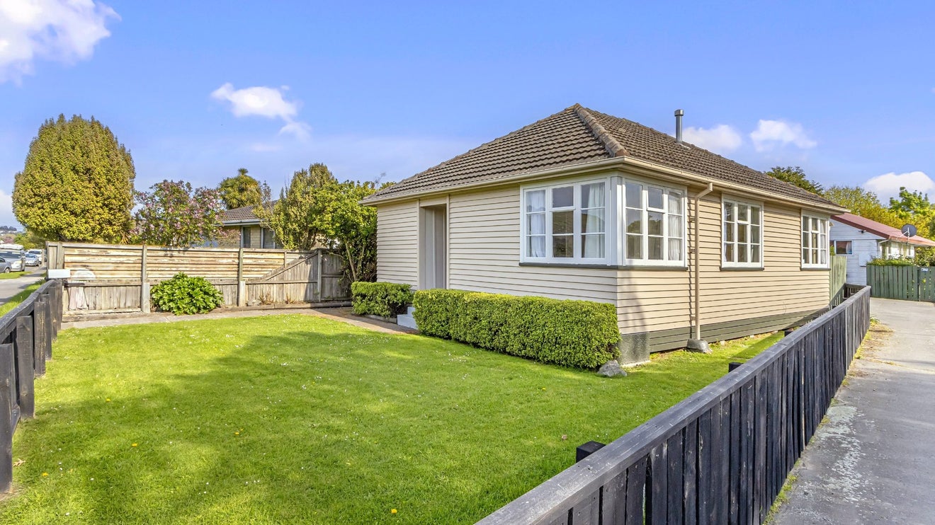 4 Fantail Lane, Woolston, Christchurch - Carousel 1