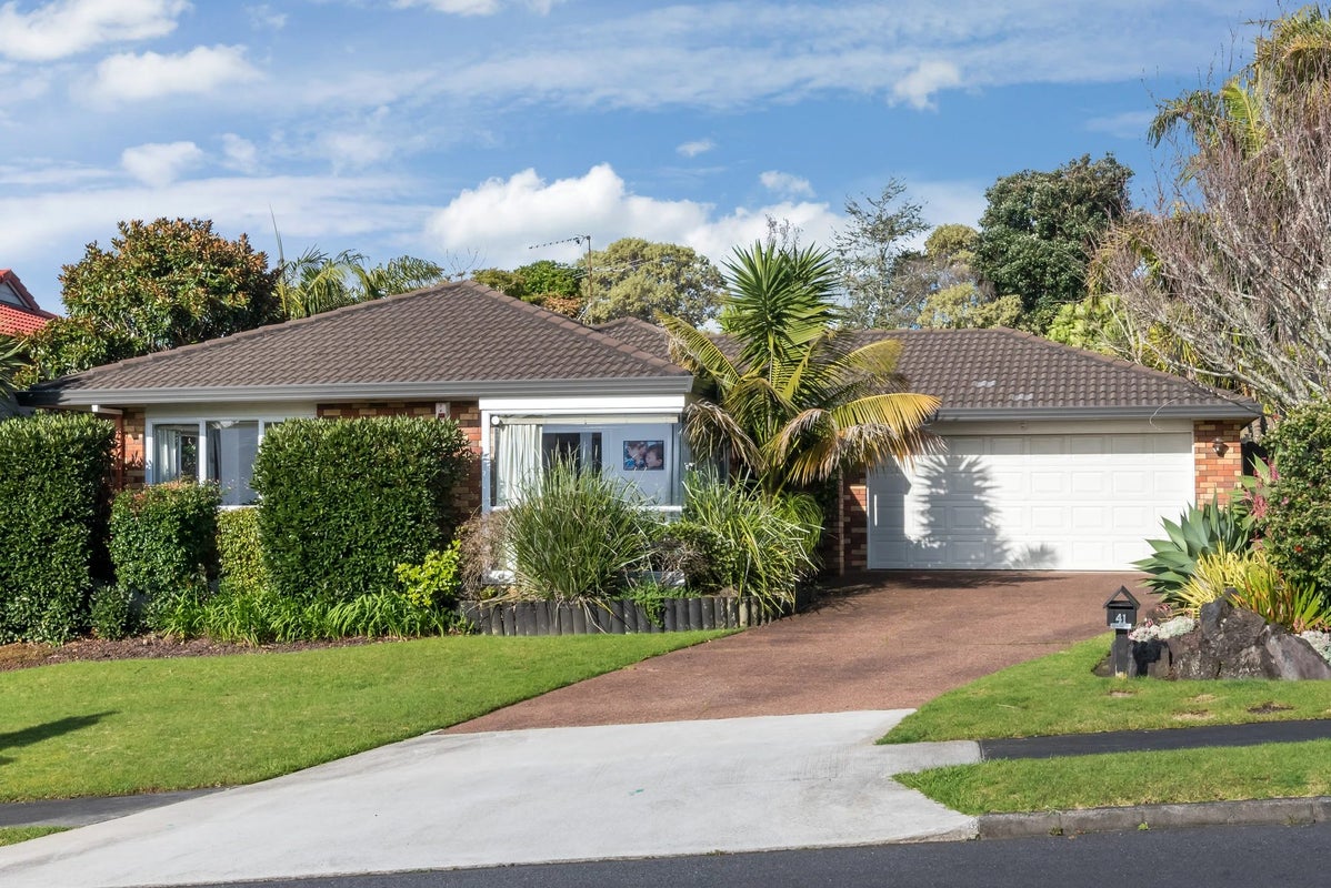 41 Wiltshire Place, Somerville, Manukau - Carousel 1