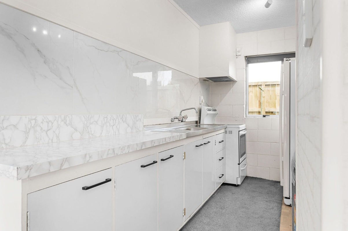 13C Stanley Street, Claudelands, Hamilton - Carousel 2