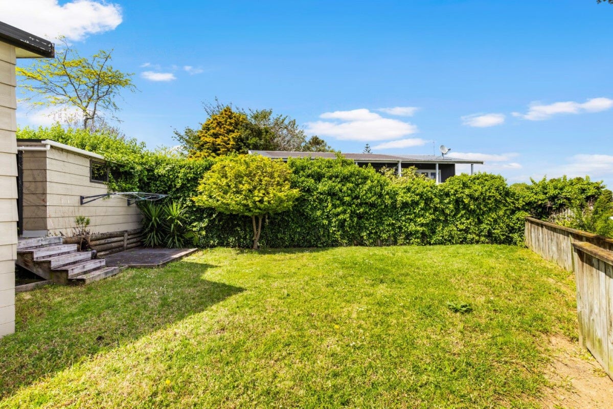 36 Pohutukawa Drive, Pukete, Hamilton - Carousel 18