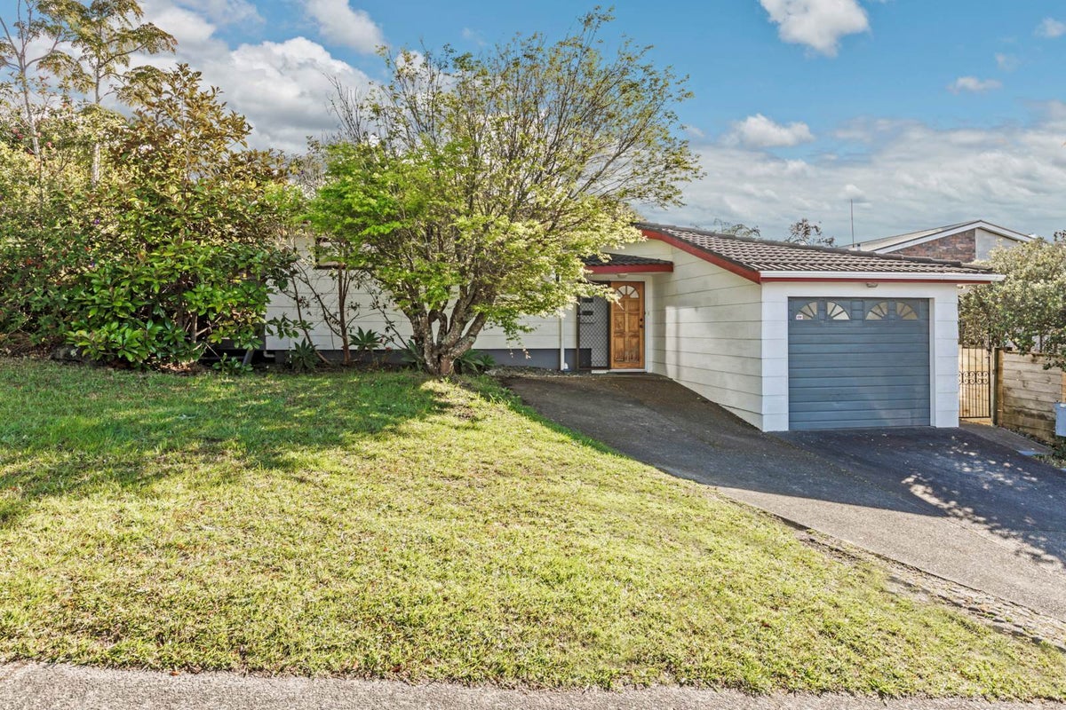 46 Girrahween Drive, Totara Vale, Auckland - Carousel 1