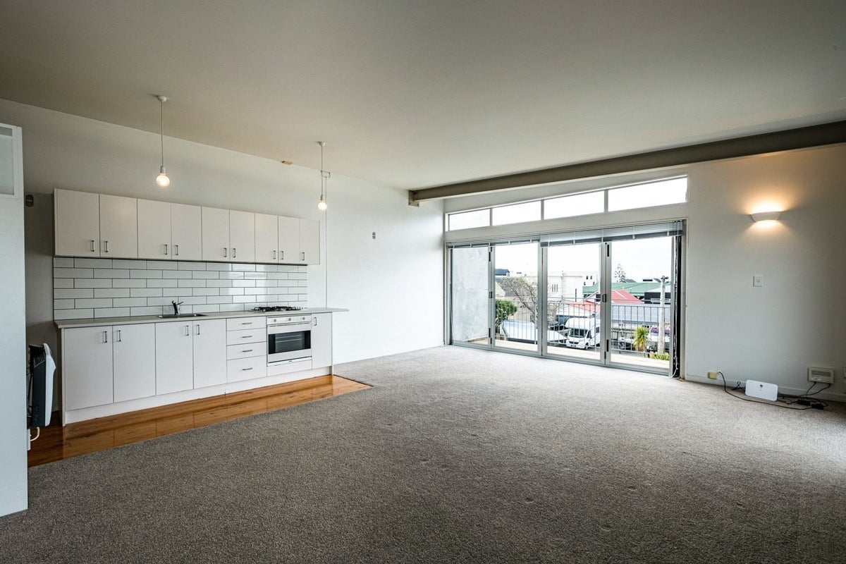6/1 Wiggins Street, Sumner, Christchurch - Carousel 1