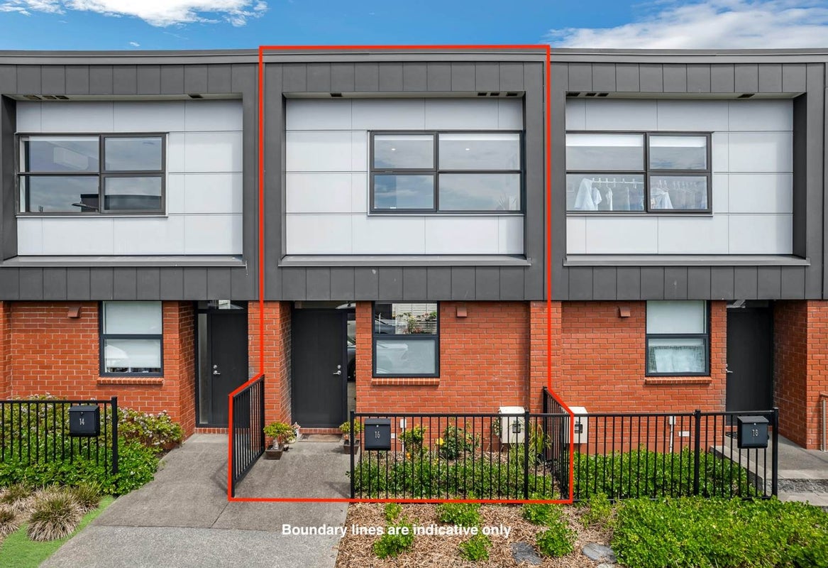 16 Whimbrel Road, Flat Bush, Auckland - Carousel 1