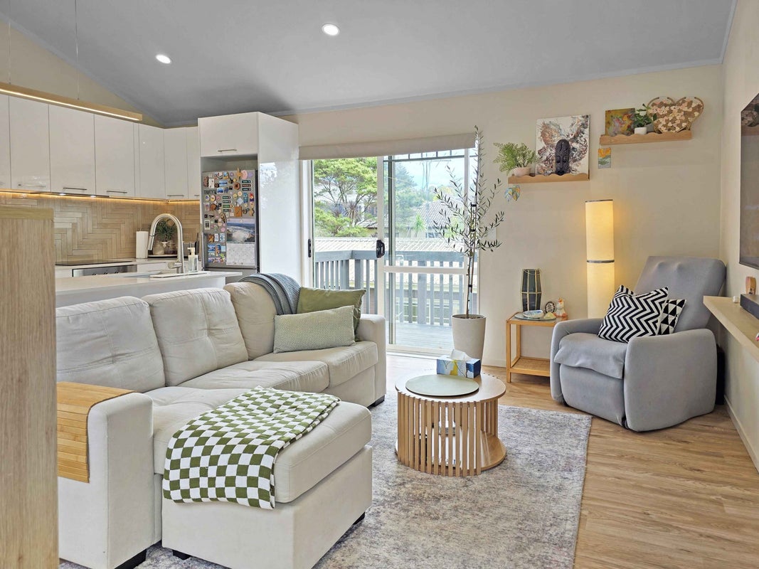 86A Colwill Road, Massey, Auckland - Carousel 1