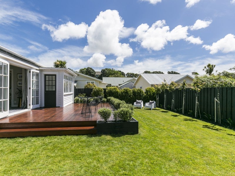 18 Marsden Avenue, Karori, Wellington - Carousel 2