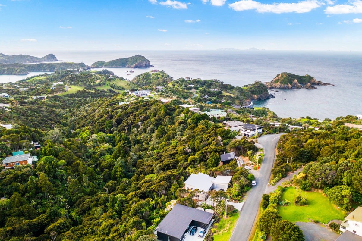 9 Dolphin Place, Whangarei - Carousel 1