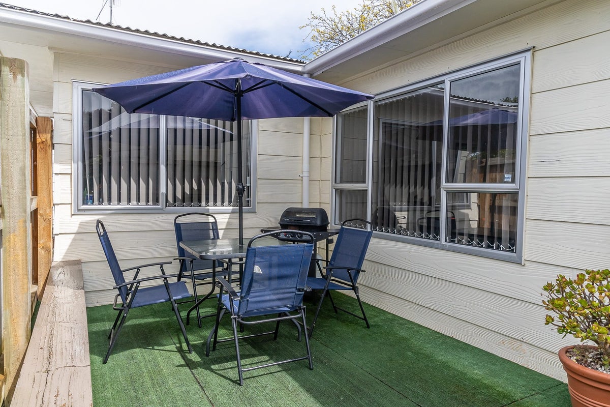 22 Homestead Place, Glenview, Hamilton - Carousel 2
