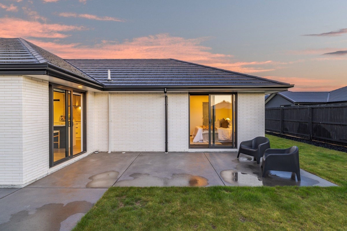 20 Selfe Crescent, Burwood, Christchurch - Carousel 24