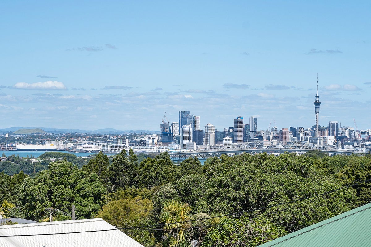 9/219 Onewa Road, Birkenhead, Auckland - Carousel 2