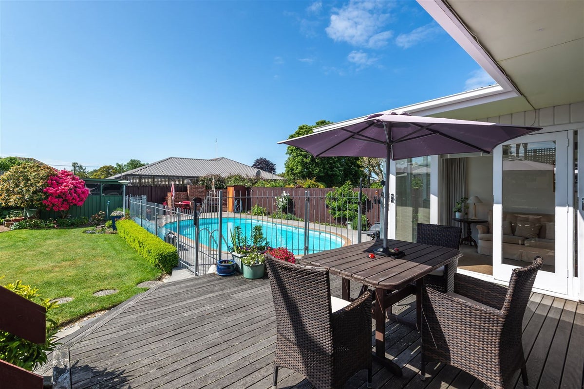 20 Rosedale Place, Avonhead, Christchurch - Carousel 2