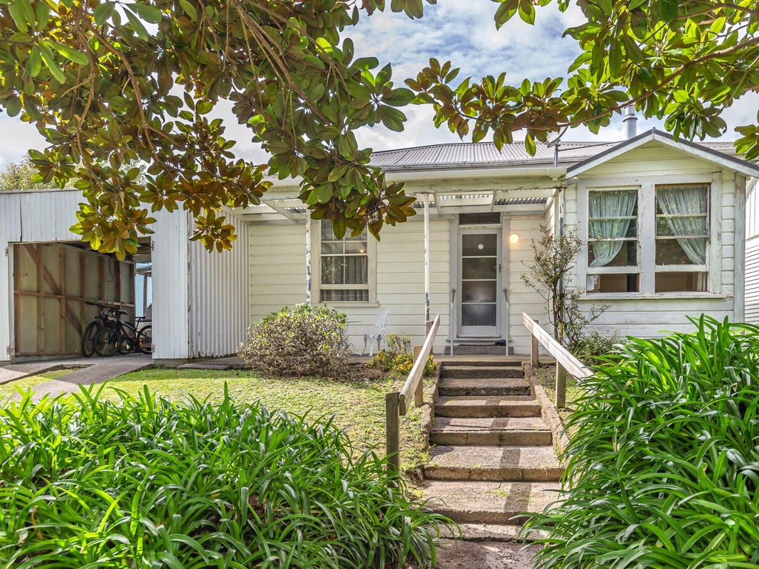 49 Honi Taipua Street, Manakau, Levin - Carousel 1