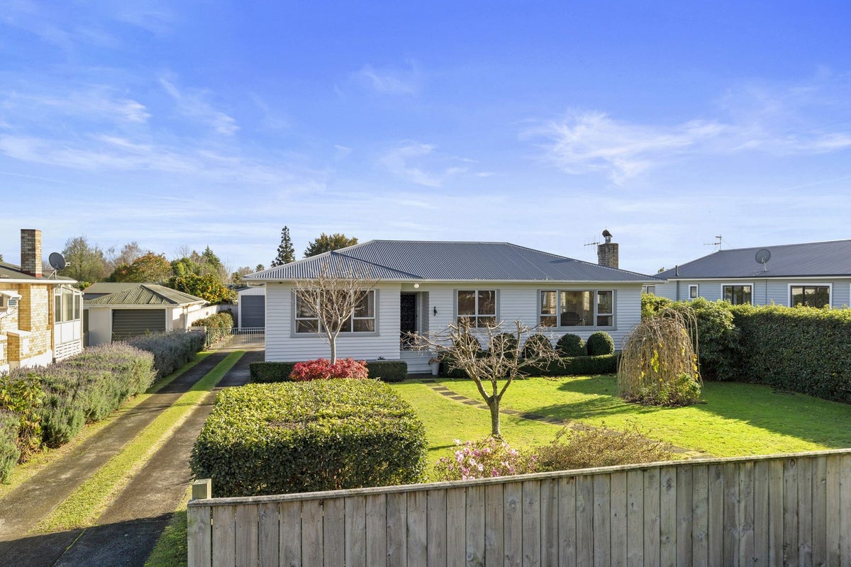 50 Aroha View Avenue, Te Aroha, Te Aroha - Carousel 1