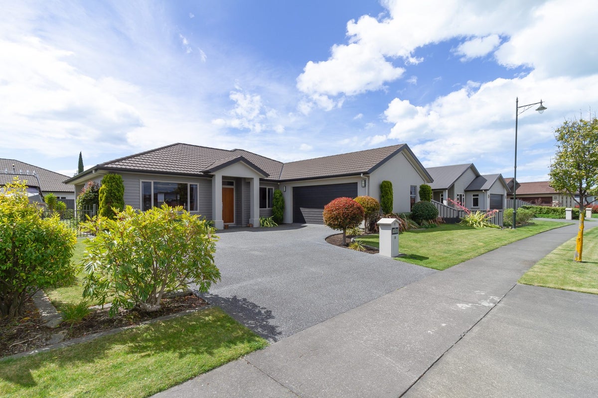 10 Akaroa Road, Poraiti, Napier - Carousel 1