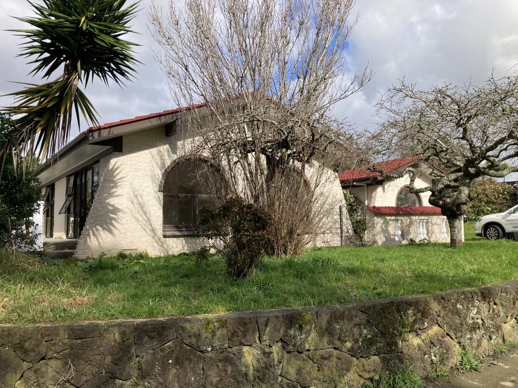 724 Papakura-Clevedon Road, Ardmore, Papakura - Carousel 1