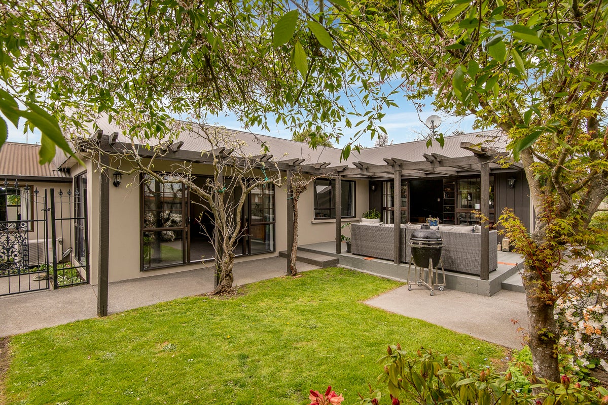 106 Prestons Road, Redwood, Christchurch - Carousel 1