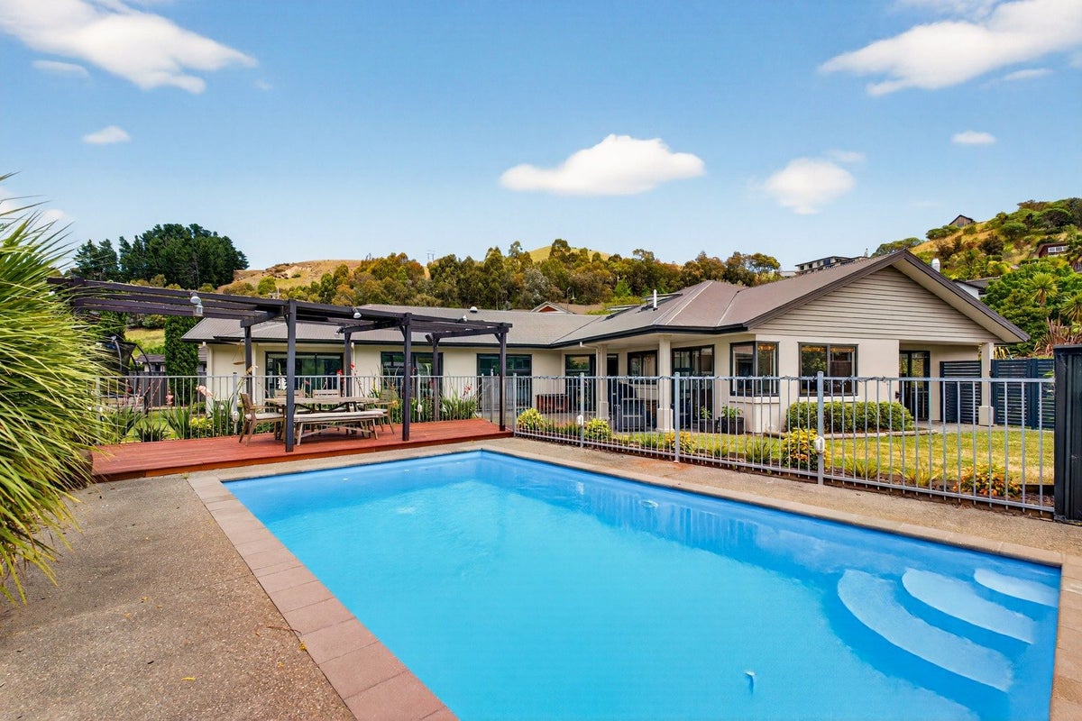 123 Kent Terrace, Taradale, Napier - Carousel 1