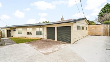 78 Lincoln Park Avenue, Massey, Auckland - Carousel 1