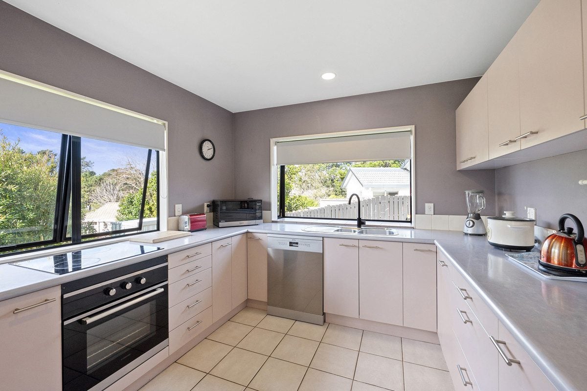 8 Owl Court, Unsworth Heights, Auckland - Carousel 2