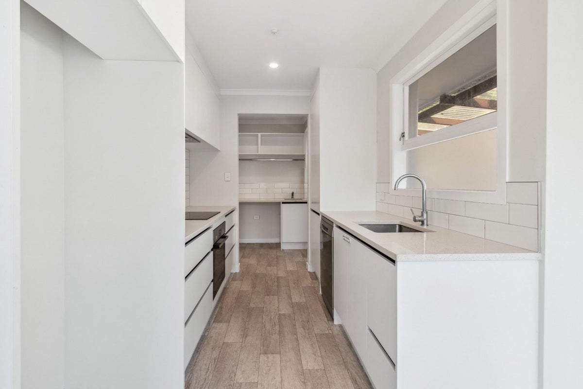 19 Dalesford Street, Silverdale, Hamilton - Carousel 2