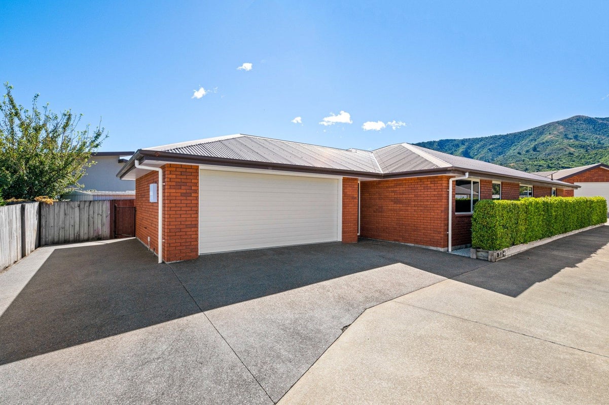 23 Admiralty Place, Waikawa, Picton - Carousel 25