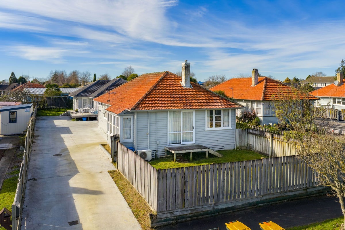 1/45 Ross Crescent, Fairfield, Hamilton, Waikato - Carousel 1