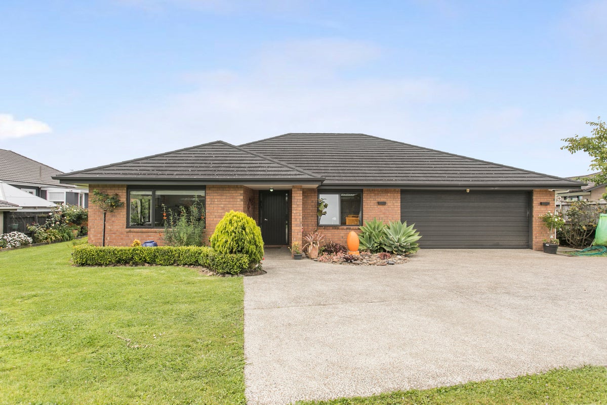 13 Drumkeen Place, Rosehill, Papakura - Carousel 1