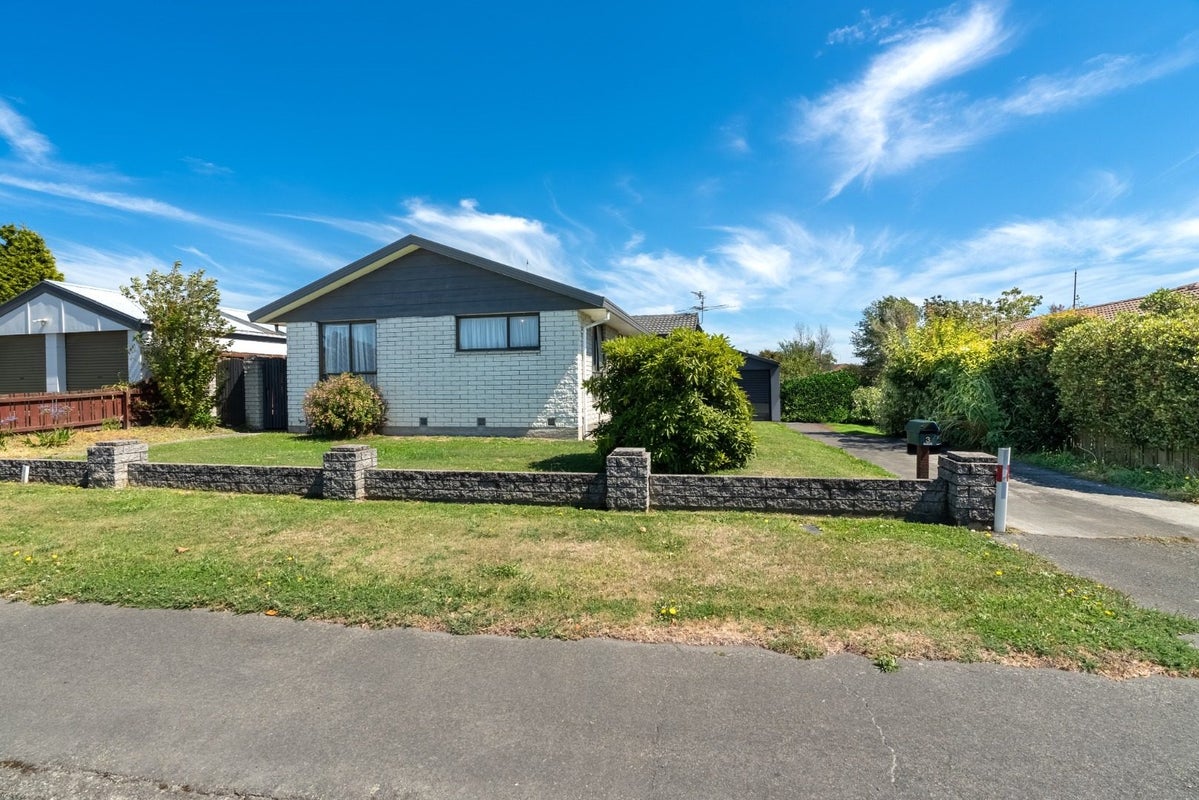 3 Kinross Street, Hei Hei, Christchurch - Carousel 1