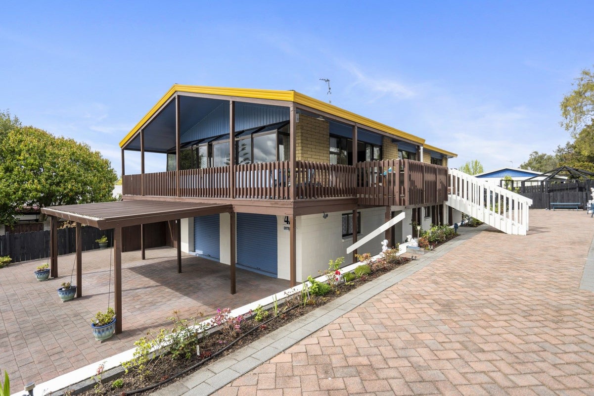42 Pelorus Street, Glenview, Hamilton - Carousel 2