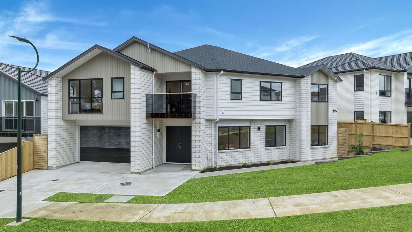 22 Koromeke Street, Flat Bush, Auckland - Carousel 1