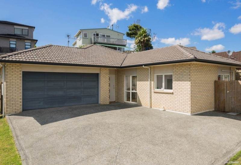 34 Sunvista Avenue, Oteha, Auckland - Carousel 1