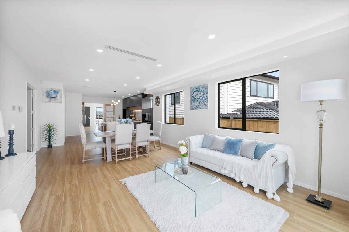8 Tiro Street, Flat Bush, Auckland - Carousel 2