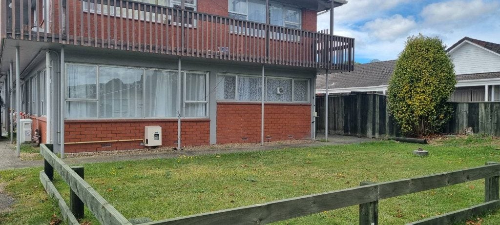 4/22 Deere Avenue, Fenton Park, Rotorua - Carousel 1
