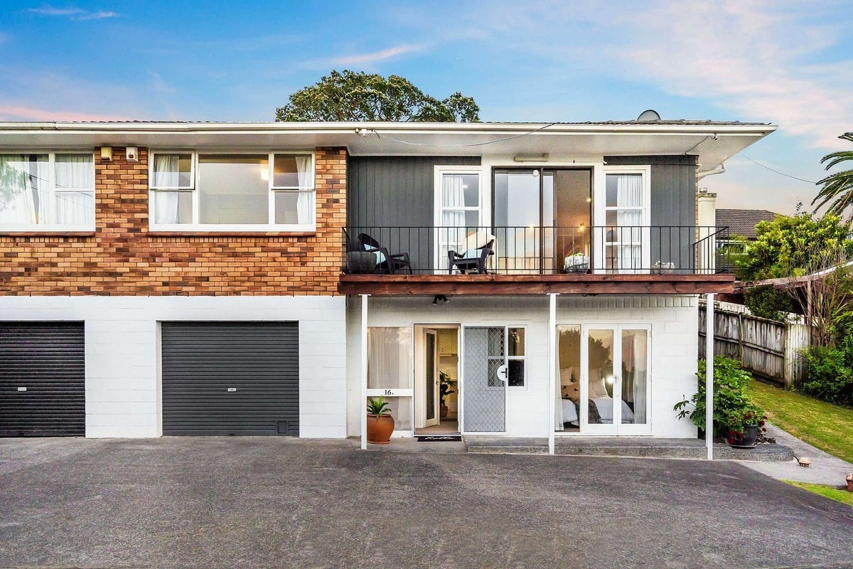 16B Hubert Henderson Place, Remuera, Auckland - Carousel 1