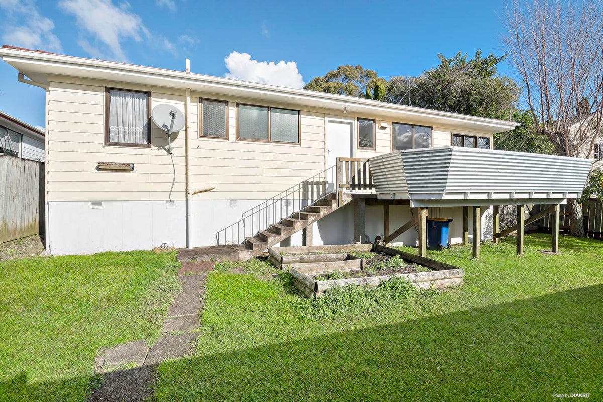 51 Nor'East Drive, Torbay, Auckland - Carousel 1