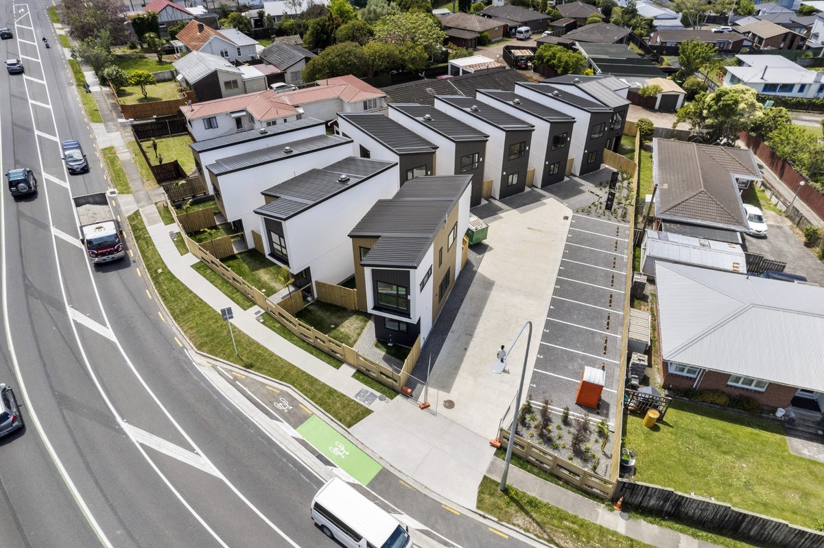 1/155 Te Atatu Road, Te Atatu South, Auckland - Carousel 2