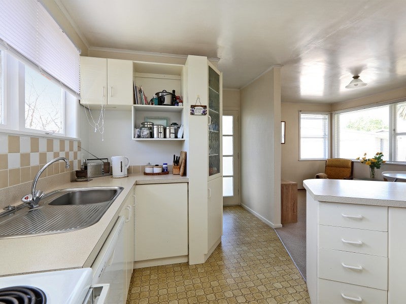 26 Clark Avenue, Pirimai, Napier - Carousel 2