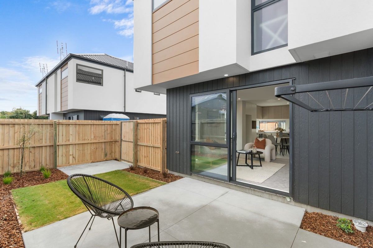 1/16 Short Street, Waltham, Christchurch - Carousel 1