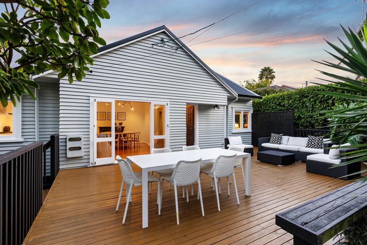 35 Wallath Road, Onehunga, Auckland - Carousel 1