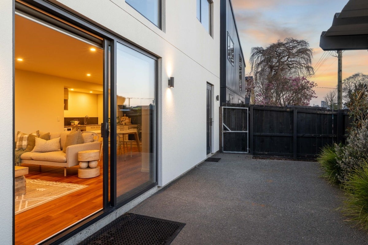 3/418 Manchester Street, St Albans, Christchurch - Carousel 1