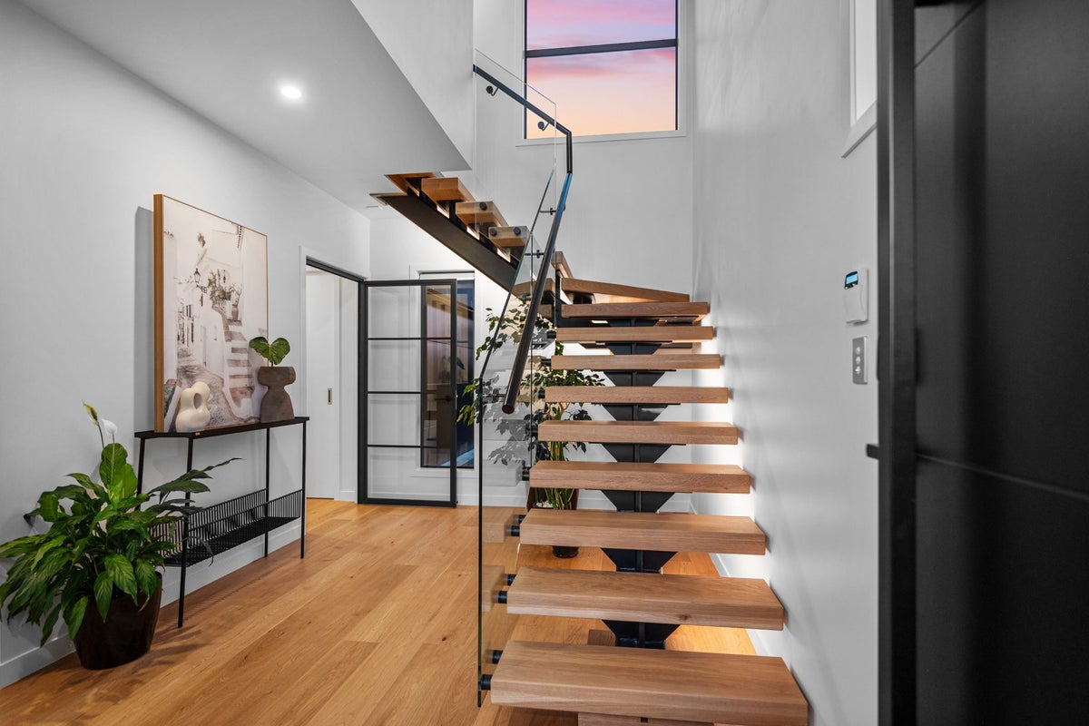 10A Bayview Road, Bayview, Auckland - Carousel 2