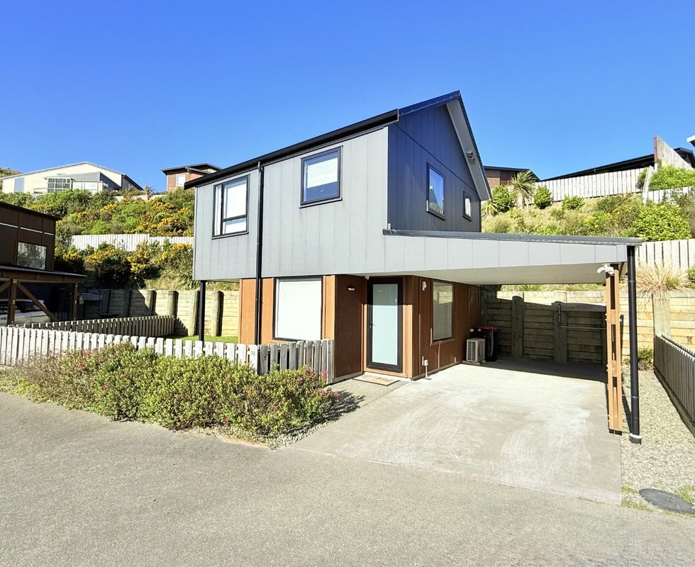 32 Astelia Way, Woodridge, Wellington - Carousel 1